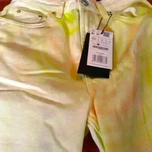 NWT Stradivarius Yellow Tye Dye Raw Hem Jeans. Size 4 - Picture 3 of 12